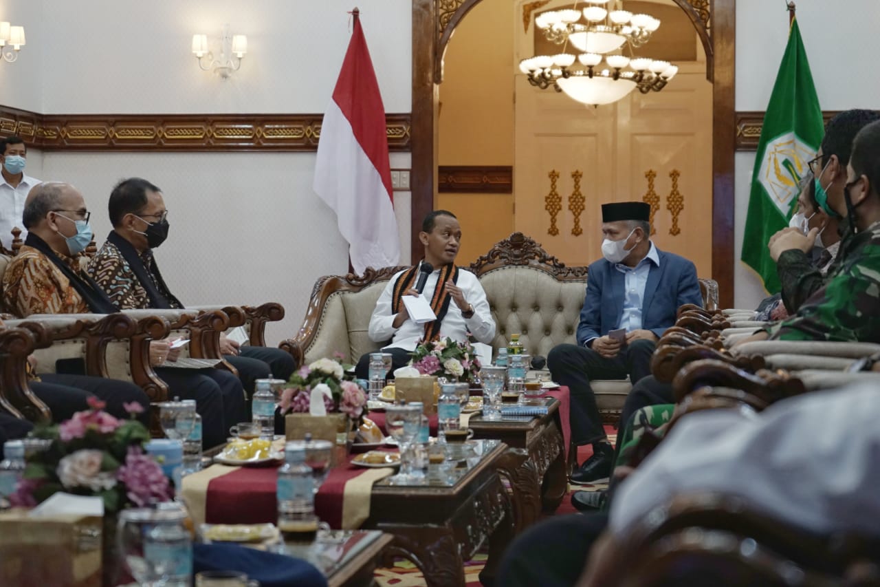 Tiba di Aceh Menteri Investasi Akan Fokuskan Murban Energy di Singkil dan Blok B Aceh Utara