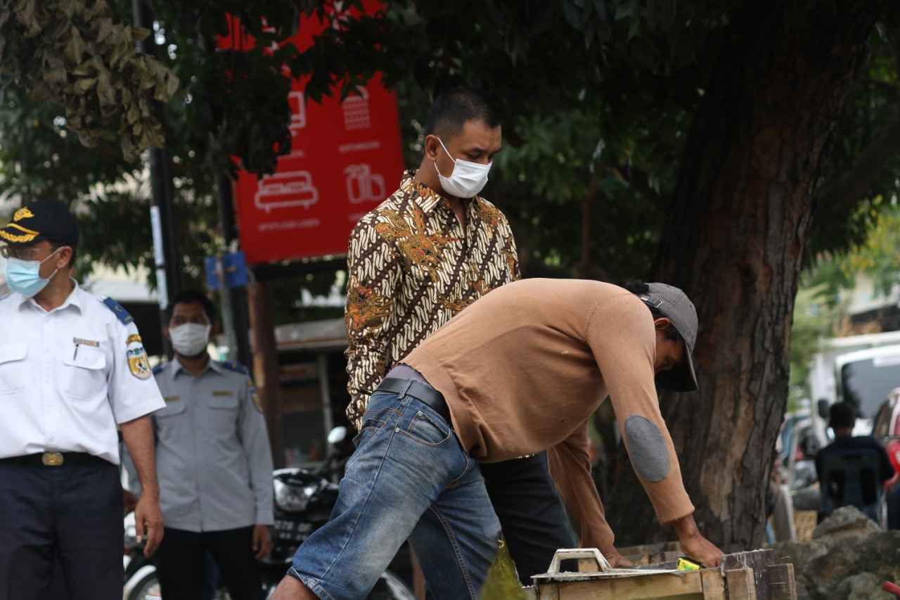 Komisi III DPRK Banda Aceh Tinjau Pembangunan Area Parkir di Peunayong