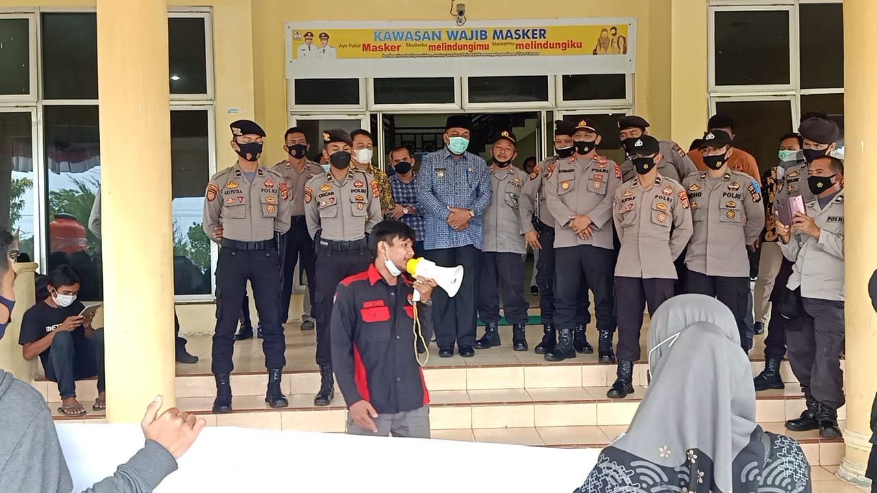 DPD Alamp Aksi Gelar Unras Minta Kepala Disperindagkop dan UKM Dicopot, Bupati: Kita Lihat Prosesnya
