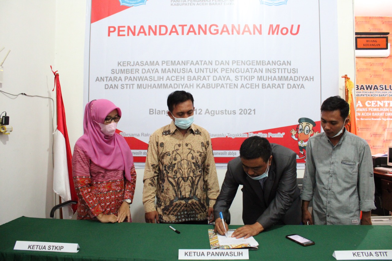 Panwaslih Abdya Jalin MoU Pengawasan Pemilu Partisipatif dengan Kampus