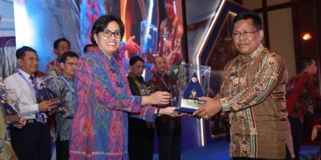 Sepak Terjang Aminullah Raih CEO BUMD Award on Crisis Management