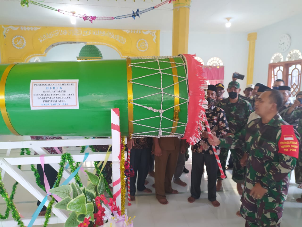 Bedug Berumur 106 Tahun Diserahkan oleh Dandim 0115/Simeulue