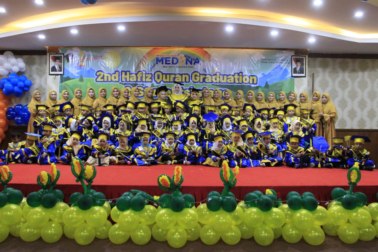TK Medina Wisudakan Hafiz Quran Dua Juz