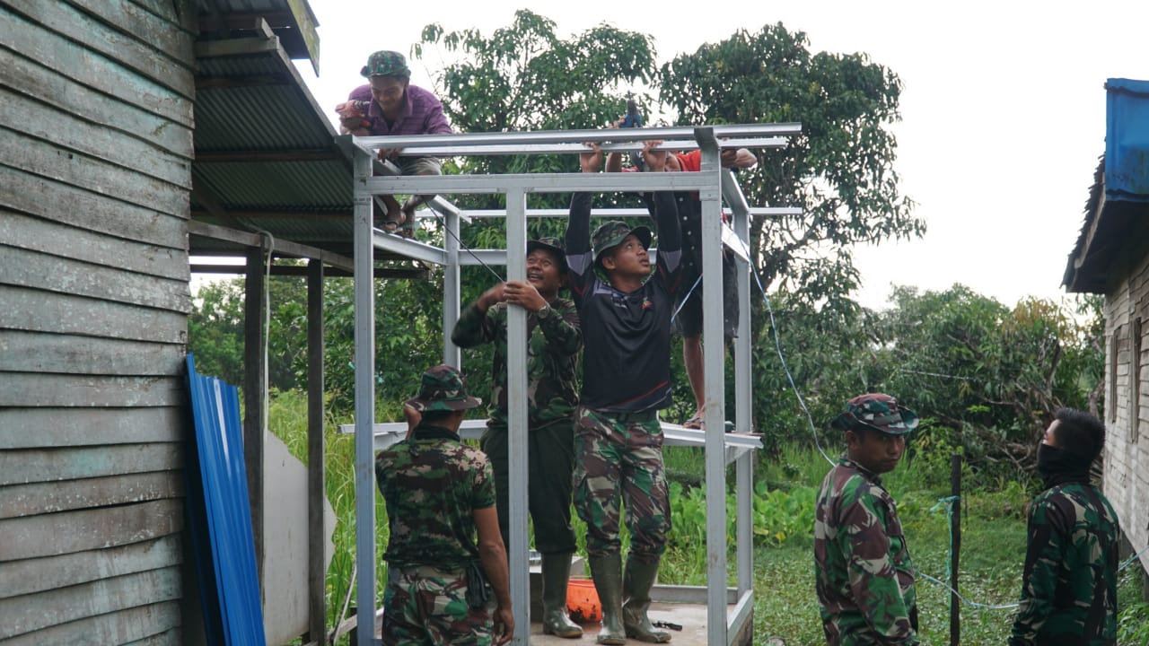Satgas TMMD ke 110 Kodim 1011 Kuala Kapuas Mampu Merubah Kebiasaan Warga yang kurang baik