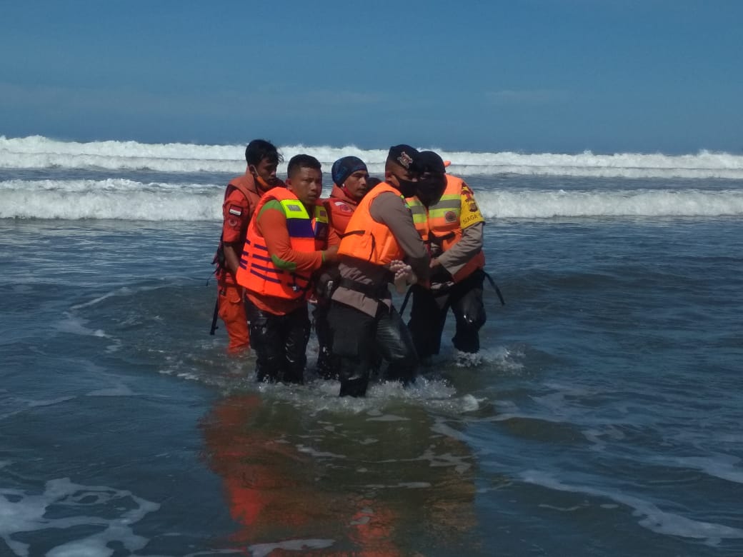 Tiga Orang Anak Pidie yang Tenggelam di Pantai Suak Timah Aceh Barat Ditemukan Meninggal Dunia
