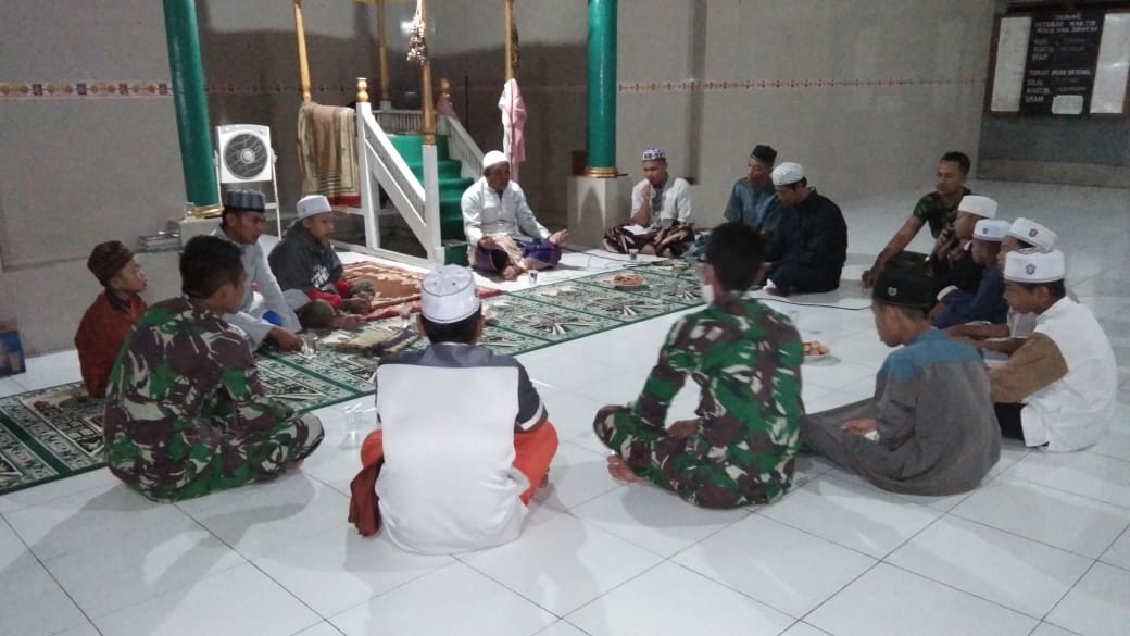 Pererat Silaturahmi, Satgas TMMD Kodim 1015/Spt Ikuti Yasinan Bersama Warga