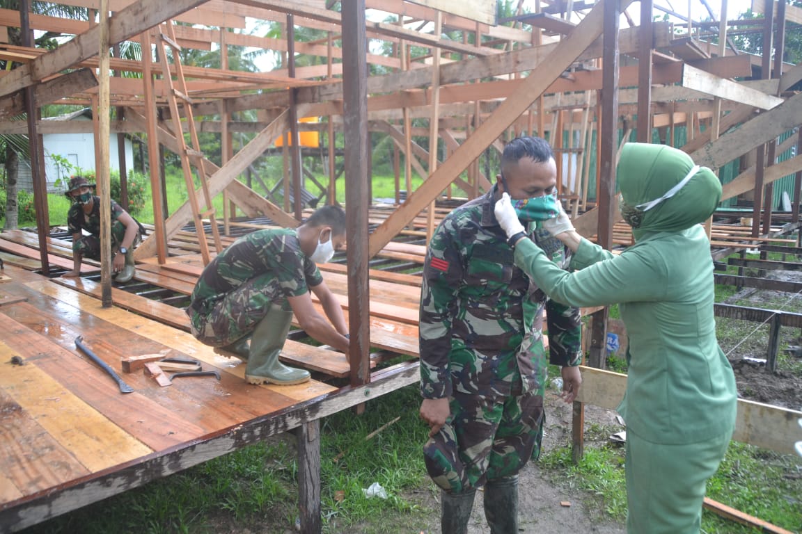 Persit Lindungi Satgas TMMD dari COVID-19