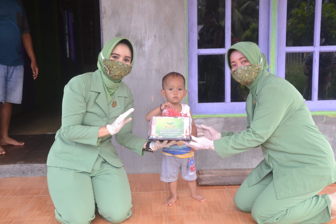 Peduli Nutrisi Balita, Persit KCK Cabang XLI Bagikan Ini